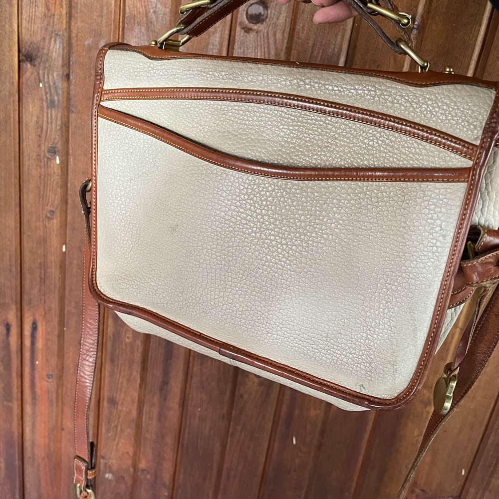 ❌SOLD❌Vintage White Leather Dooney & Bourke Purse - Picture 5 of 15